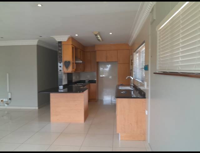3 BEDROOM HOUSE RENTED IN ATHLONE PARK